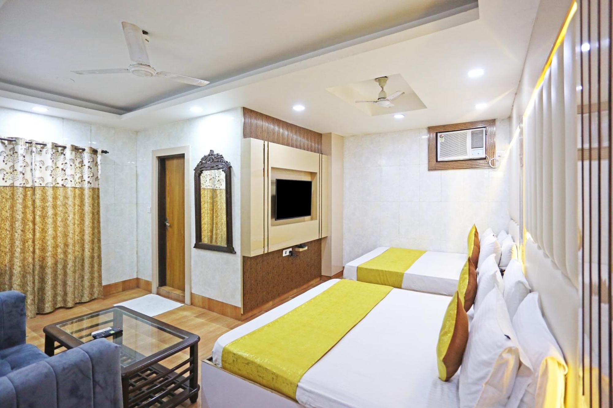 Hotel Preet Palace -5 Mints Walk From Nizamuddin Railway Station Nueva Delhi Exterior foto