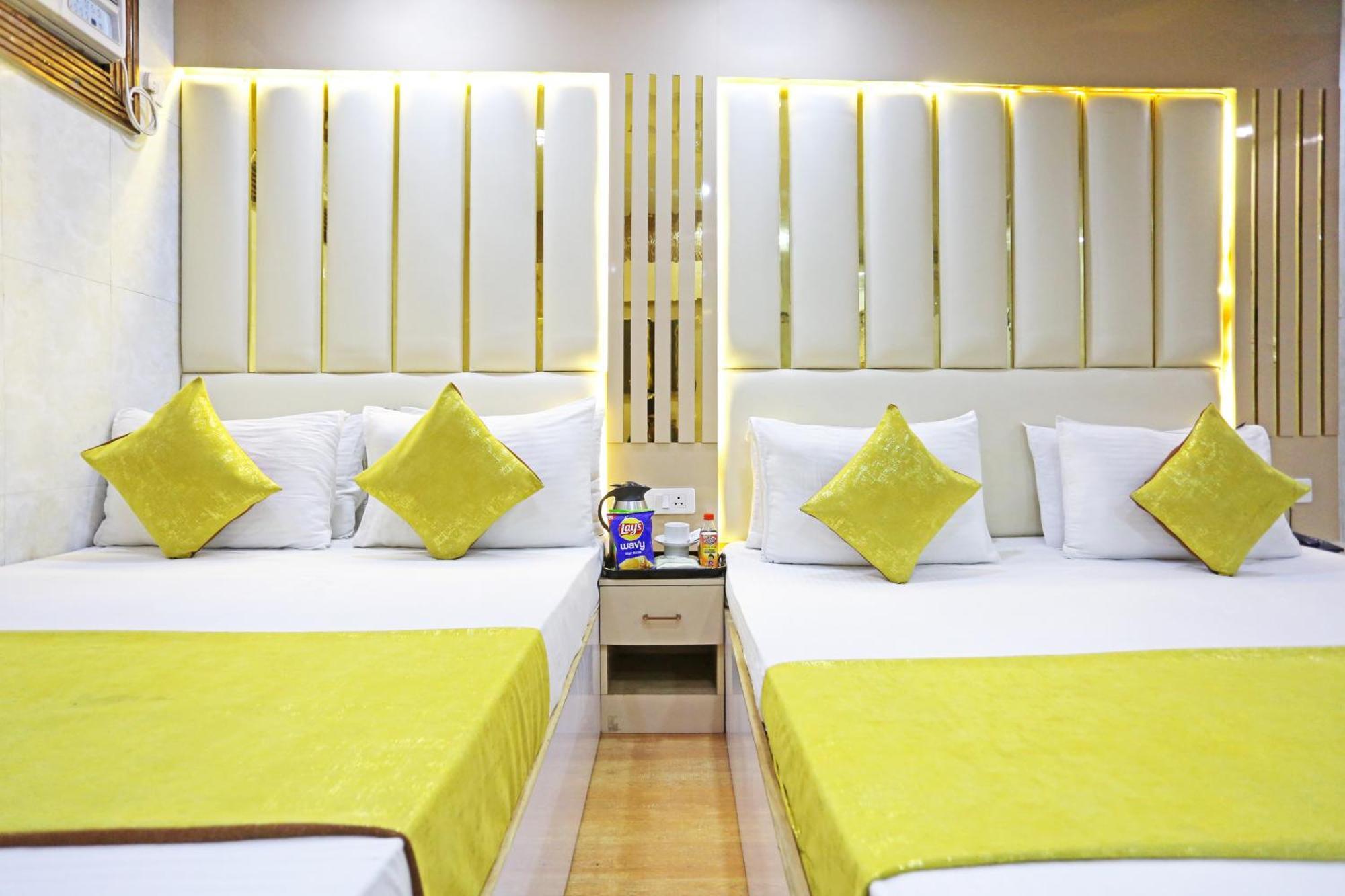 Hotel Preet Palace -5 Mints Walk From Nizamuddin Railway Station Nueva Delhi Exterior foto