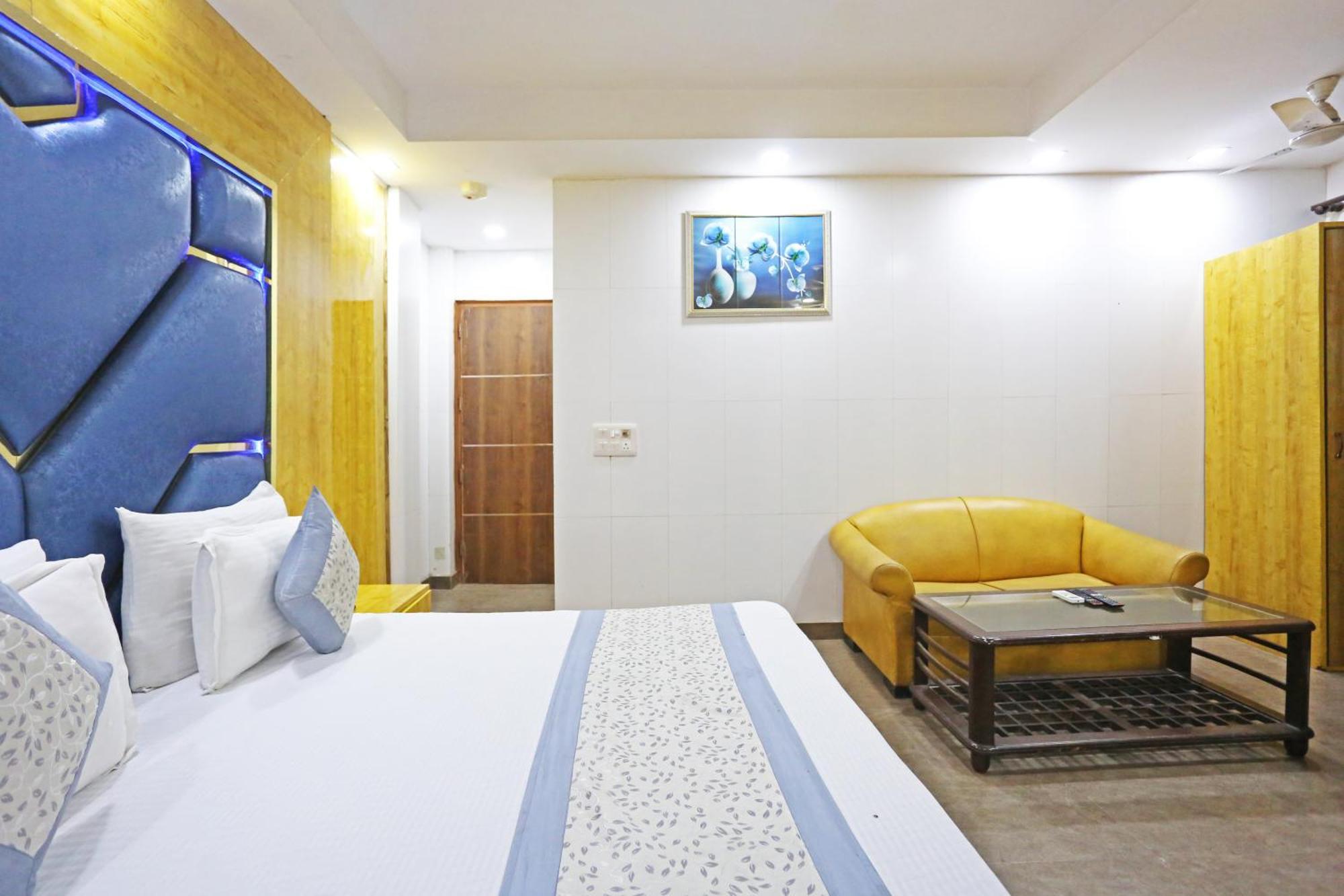 Hotel Preet Palace -5 Mints Walk From Nizamuddin Railway Station Nueva Delhi Exterior foto