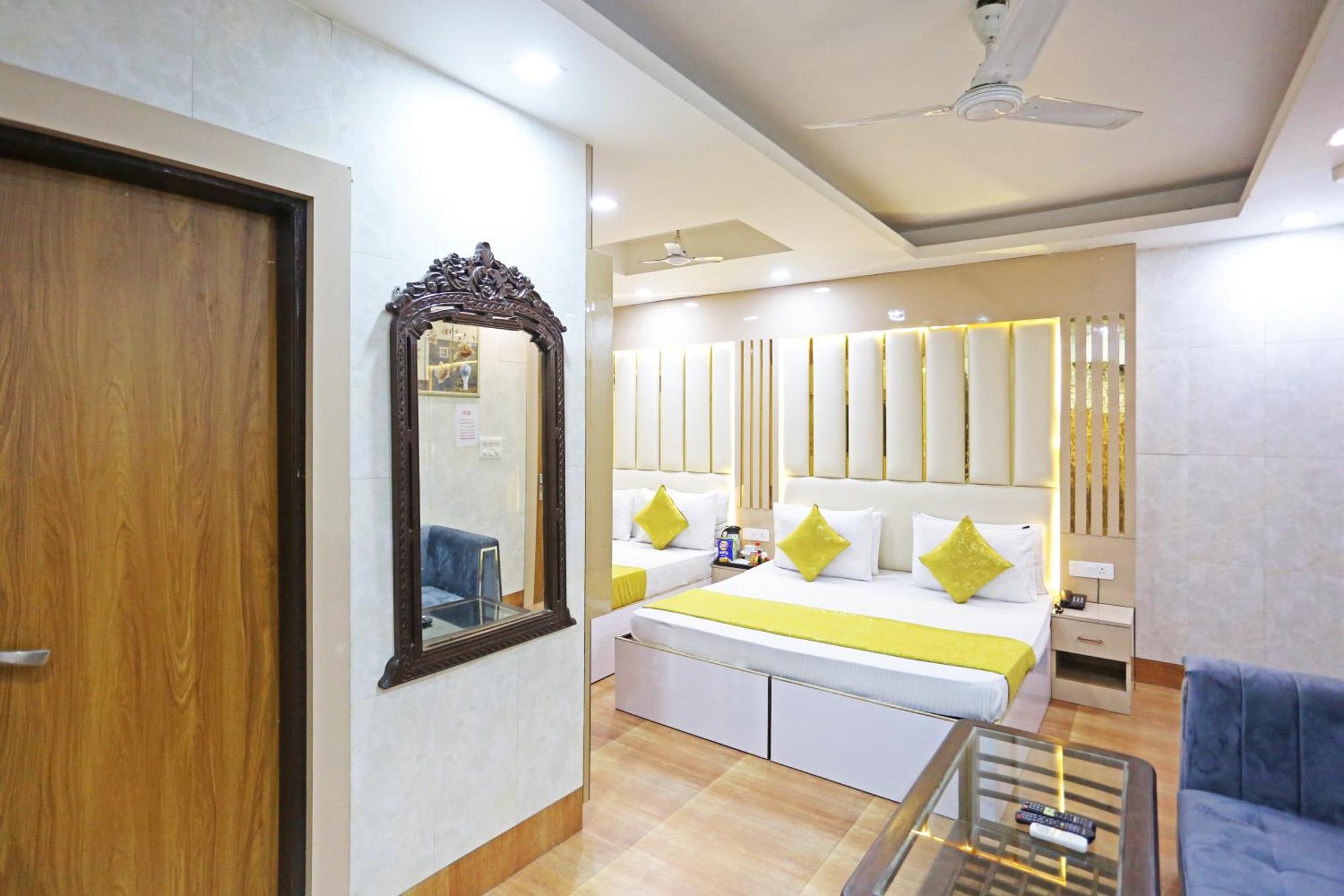 Hotel Preet Palace -5 Mints Walk From Nizamuddin Railway Station Nueva Delhi Exterior foto