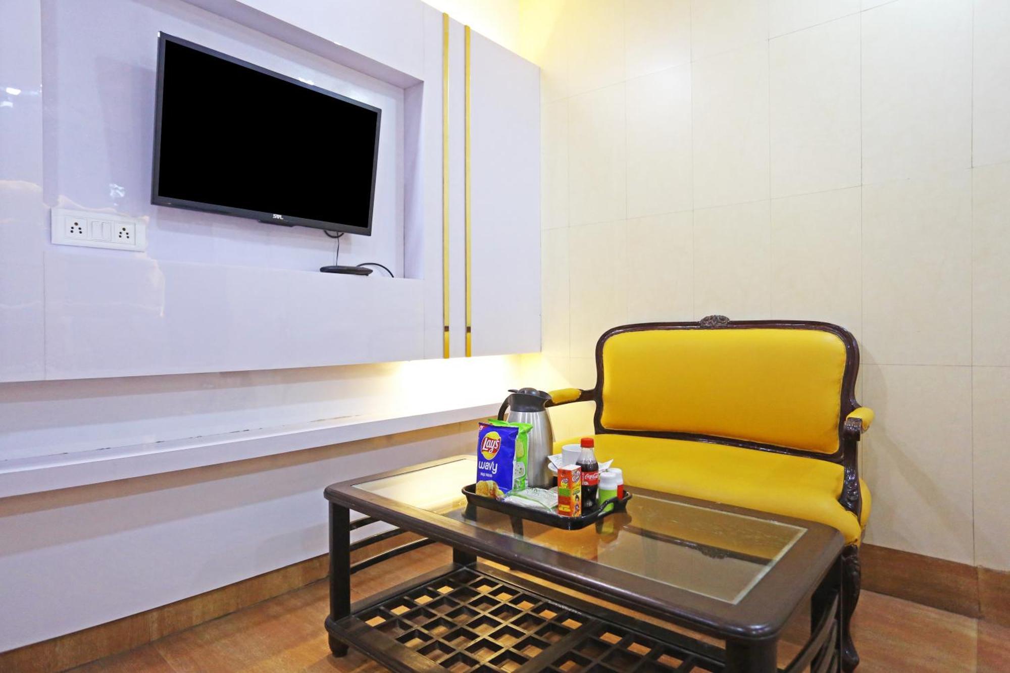 Hotel Preet Palace -5 Mints Walk From Nizamuddin Railway Station Nueva Delhi Exterior foto